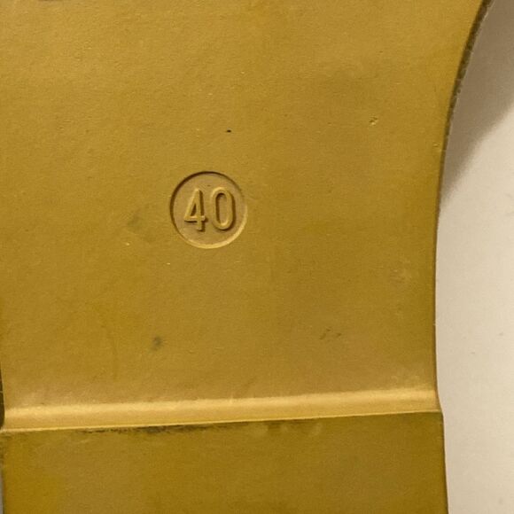 Fashion Fragrances Gold Metallic Slide Sandals Size 40 - Picture 3 of 3